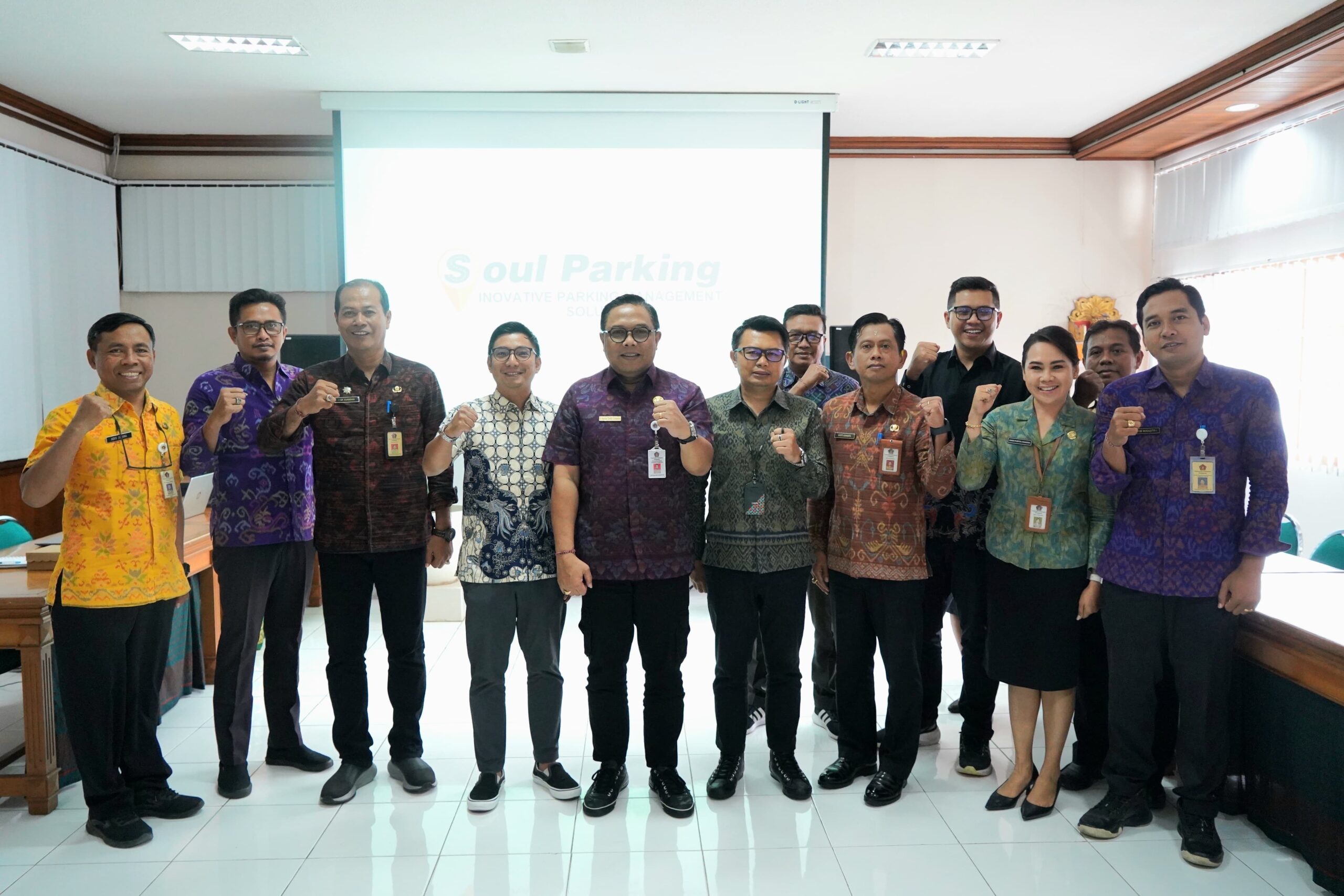 Rapat Presentasi Sistem Pengelolan Parkir