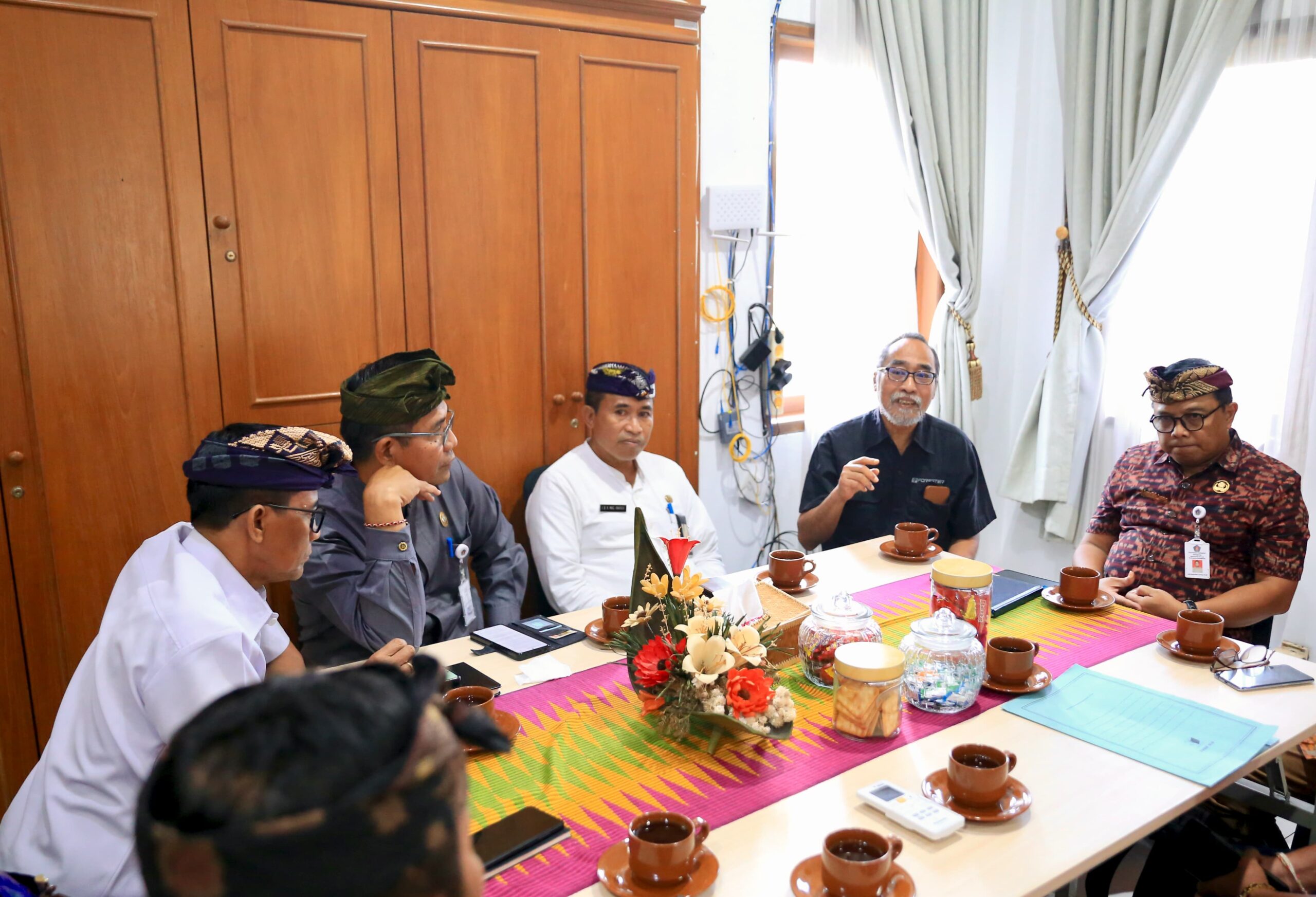 Rapat Koordinasi Terbatas mengenai pelaksanaan program misi Bupati dan Wakil Bupati Klungkung Periode 2025 – 2030 di bidang Kebudayaan