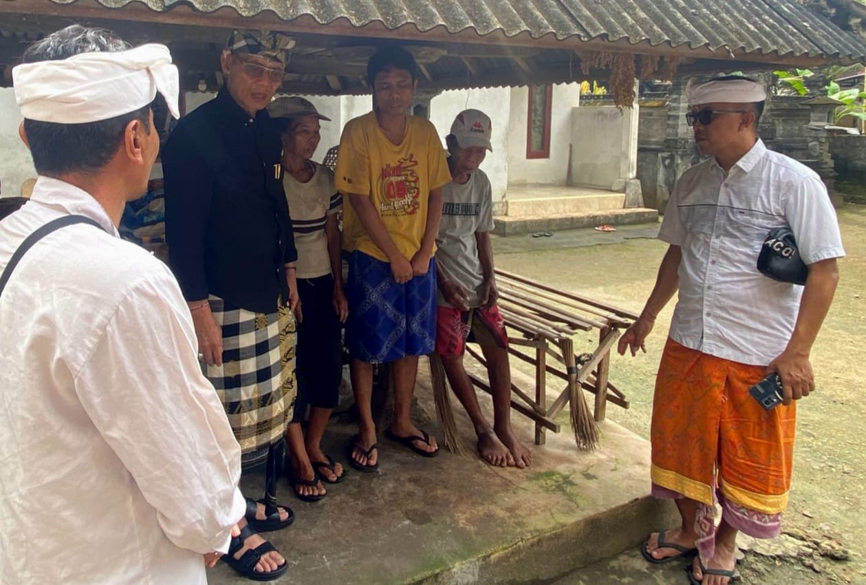 Bupati Satria Serahkan Bantuan Sembako Kepada ODGJ, Lansia dan Disabilitas