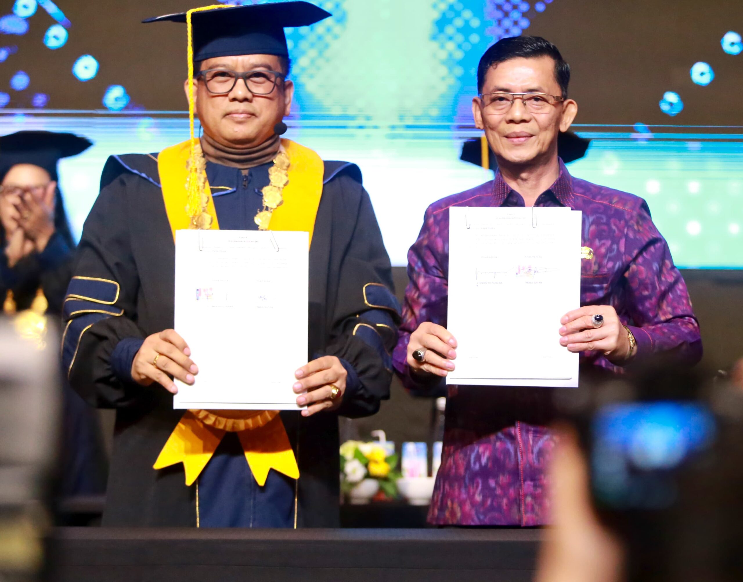 Hadiri Undangan Acara Wisuda Undiknas Ke-98 Tahun 2025, Bupati Satria Tandatangani MoU dengan Undiknas