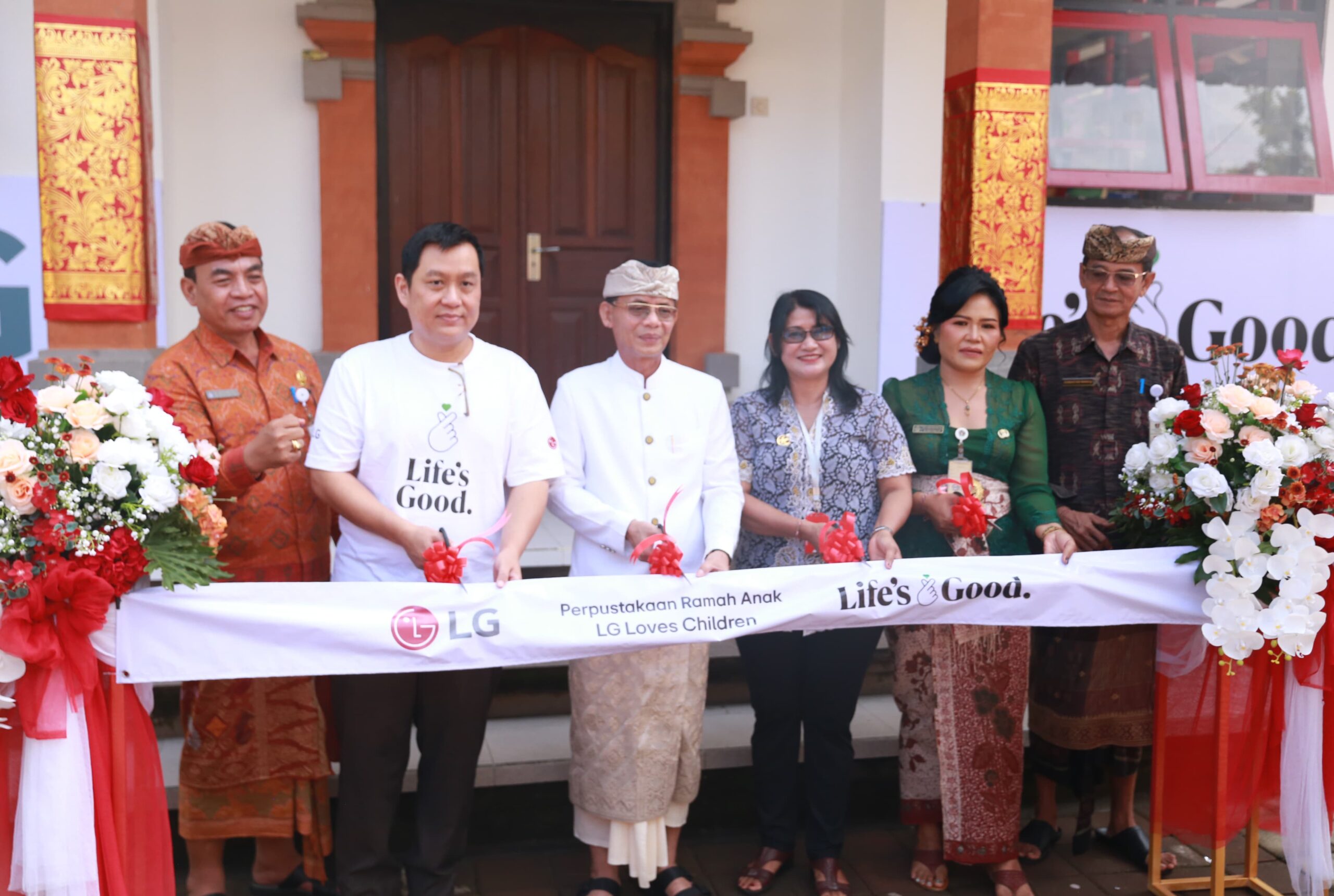 Bupati Satria Resmikan Perpustakaan LG Loves Children