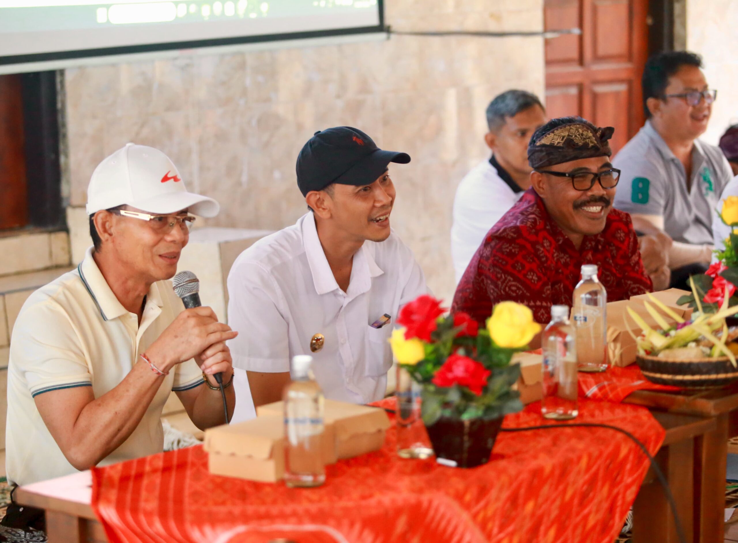 Bupati Satria Hadiri Sosialisasi Pemasangan Sambungan Rumah Desa Tanglad