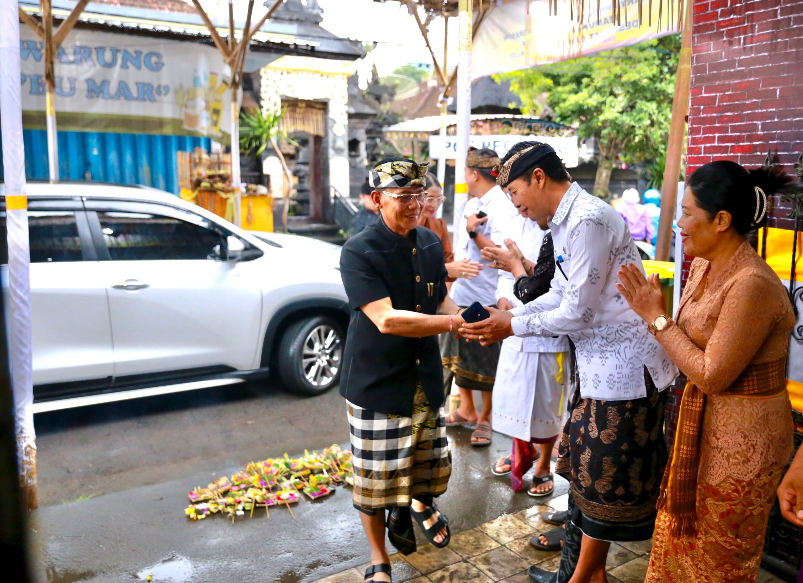 Bupati Satria Hadiri Karya Pitra Yadnya Di Desa Adat Dawan Widang Klod