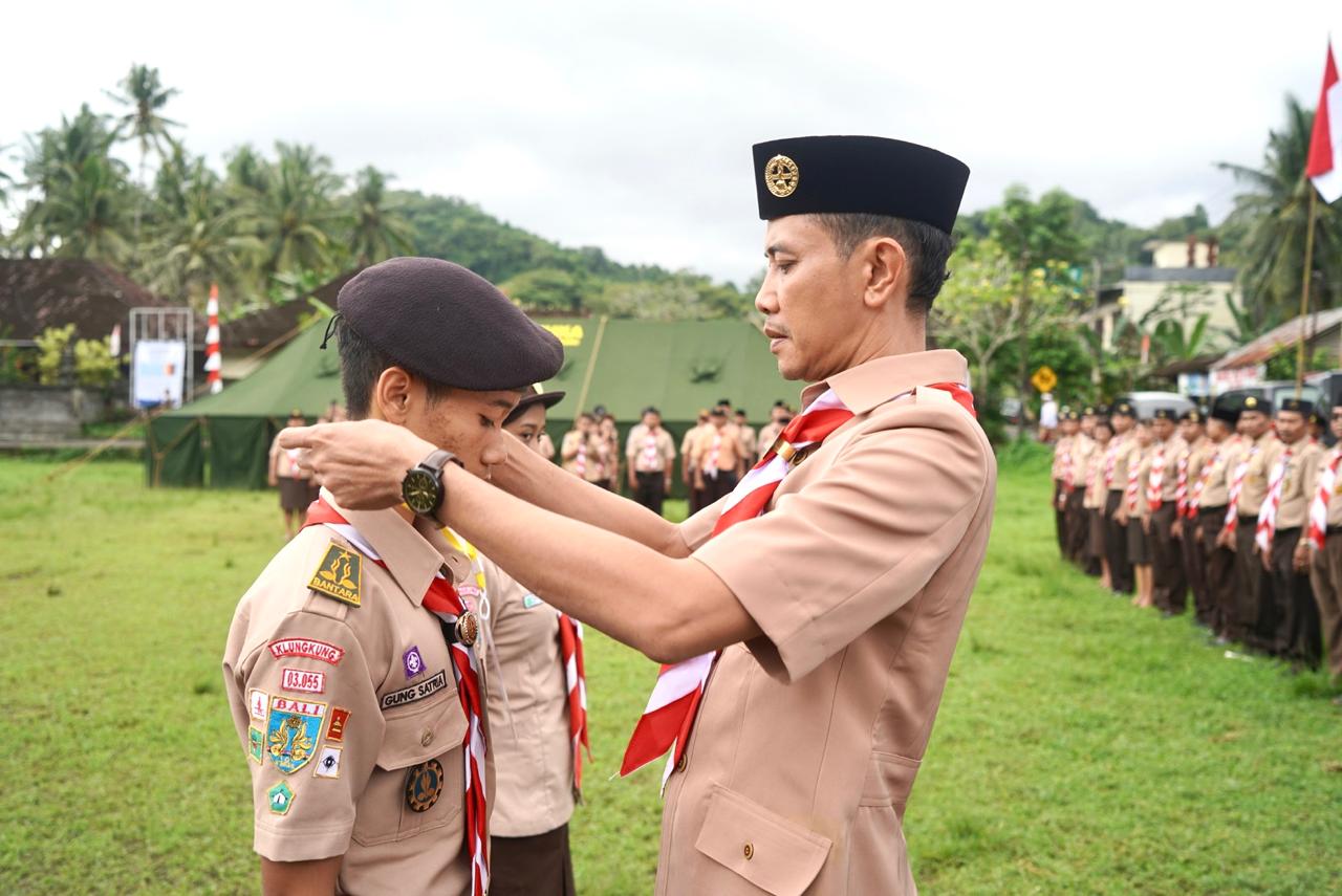 Buka Kegiatan Cangklung Camp Competition, Wabup Tjok Surya Minta Sikap Kedisplian Terus Ditingkatkan