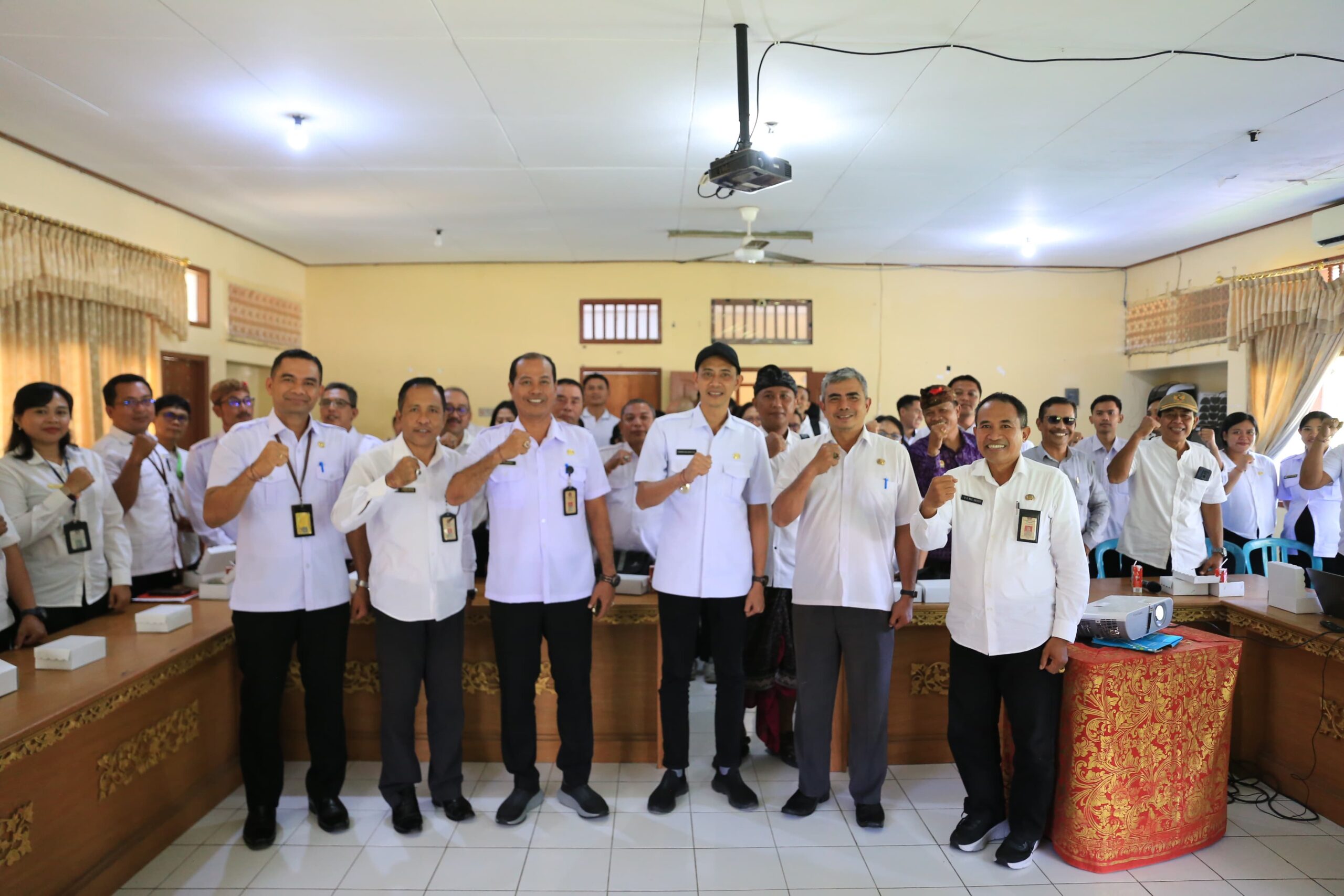 Monev Penyelenggaraan Pemerintahan Kecamatan dan Desa, Wabup : Mesin Pengolah Sampah Akan Dipasang di Kecamatan Banjarangkan