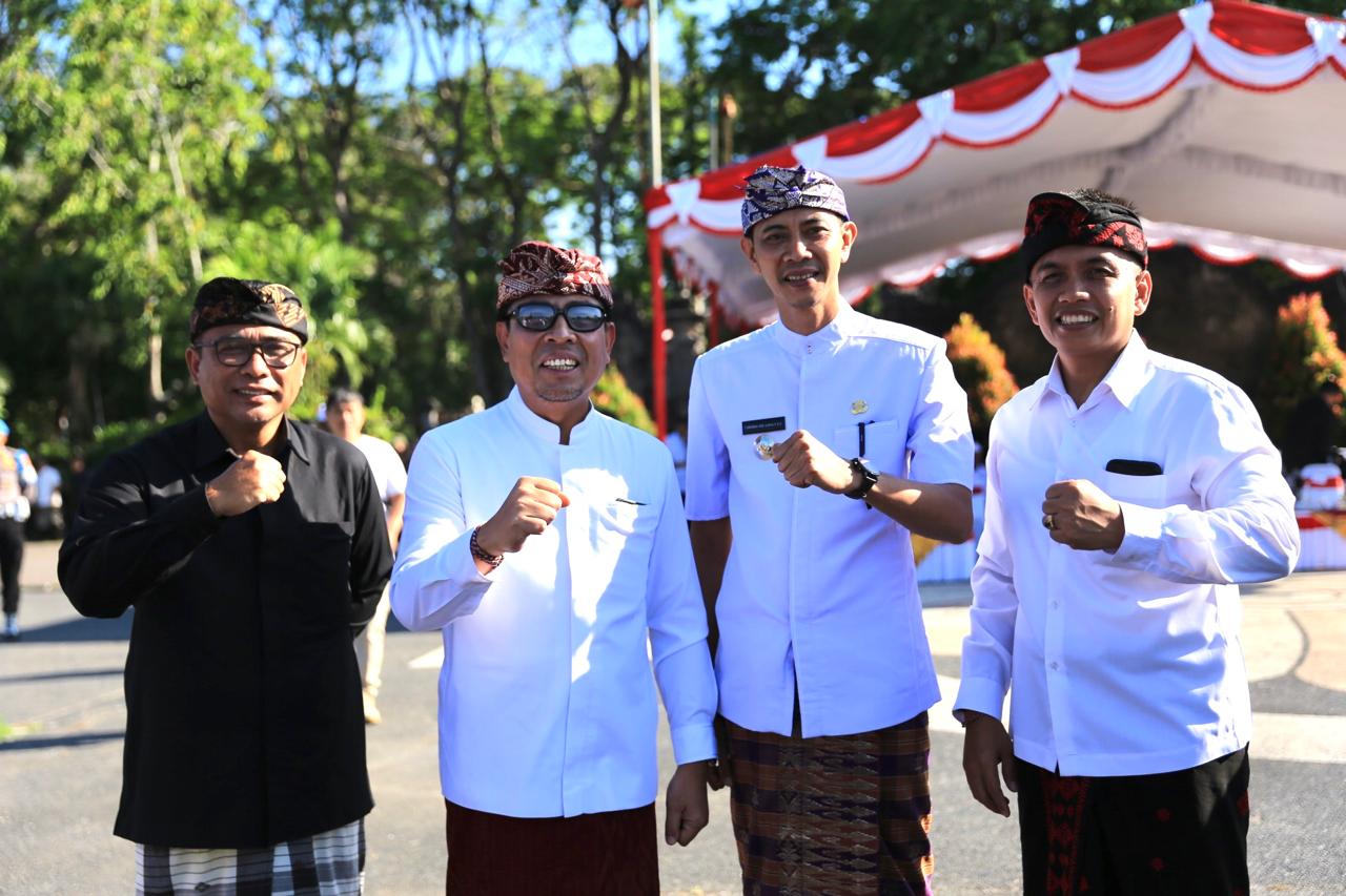 Ikuti Gelar Agung Pecalang, Wabup Tjok Surya Ajak Masyarakat Perkuat Tekad Jaga Tanah Bali