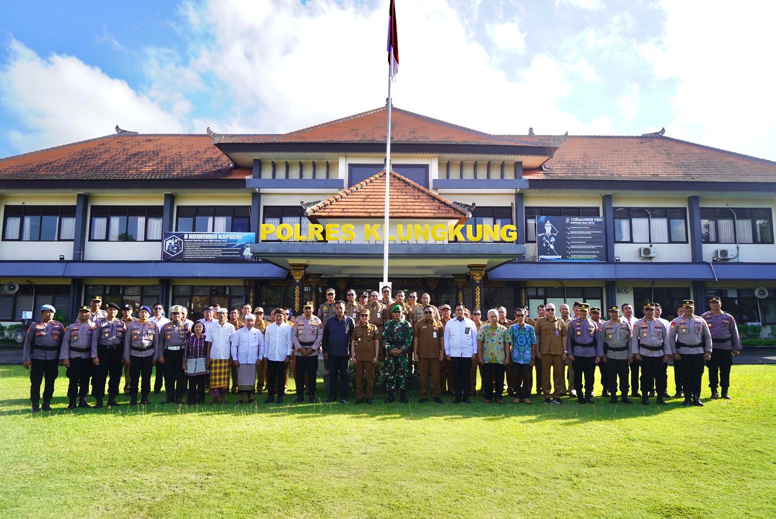 Bupati Satria Pimpin Apel Gabungan Wujud Sinergitas TNI Polri