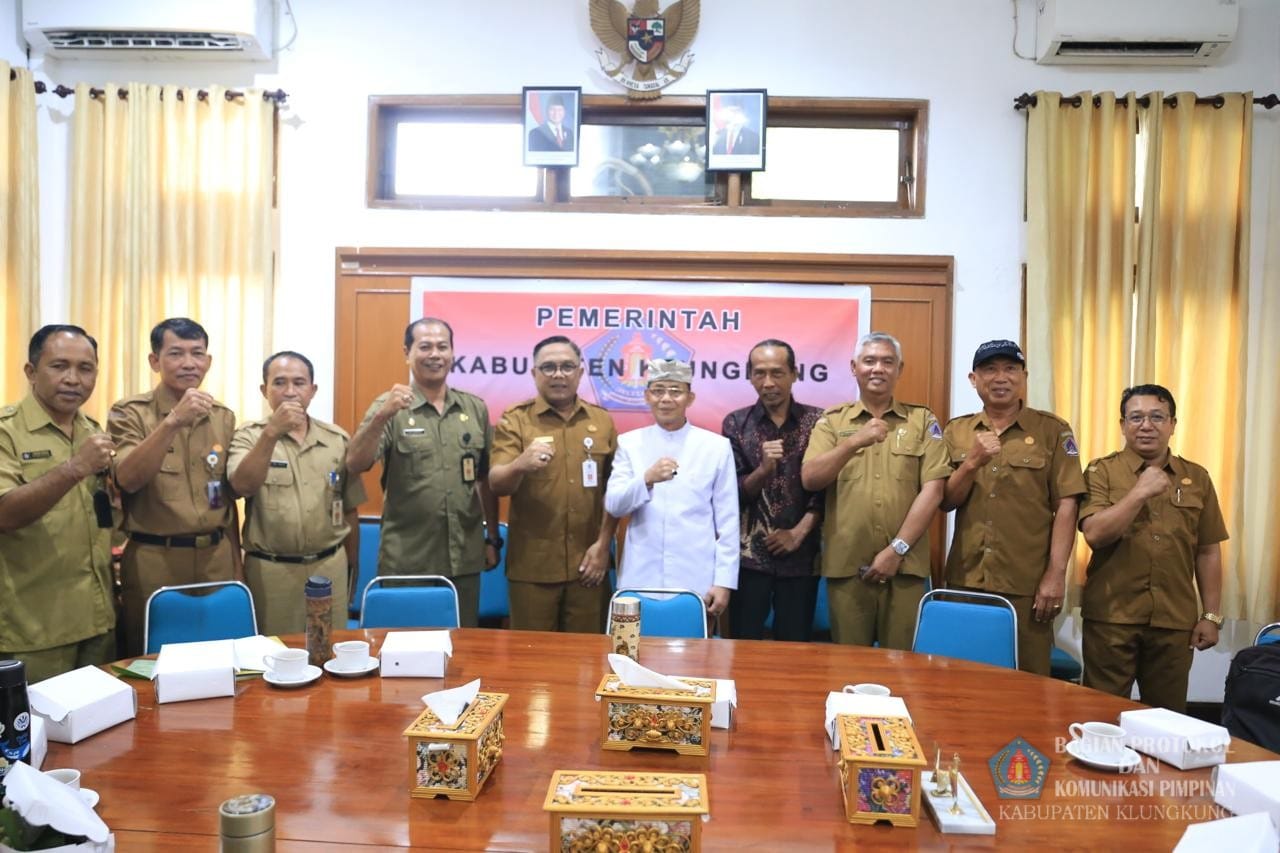 Tandatangani Kerjasama TPST Jungutbatu, Bupati Satria Ajak Masyarakat Lebih Taat Memilah Sampah Dari Sumber