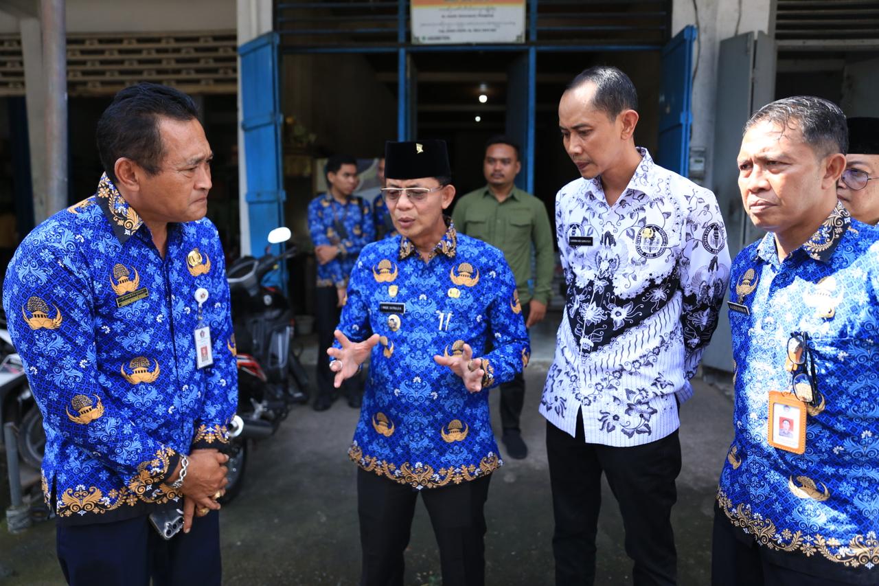 Wujudkan Pasar Umum Galiran Yang Bersih dan Tertata, Bupati Satria Ajak Masyarakat Jaga Kebersihan