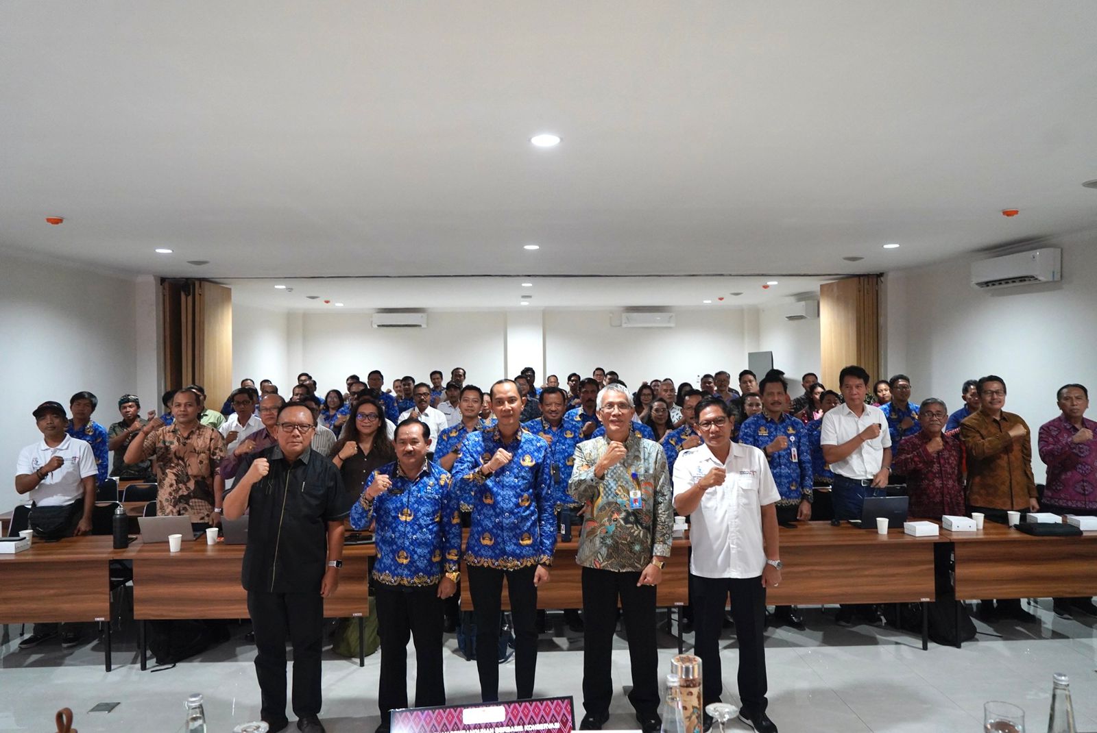 Wabup Tjok Surya Buka FGD Kajian Masterplan Pembangunan Berbasis Konservasi di Nusa Penida
