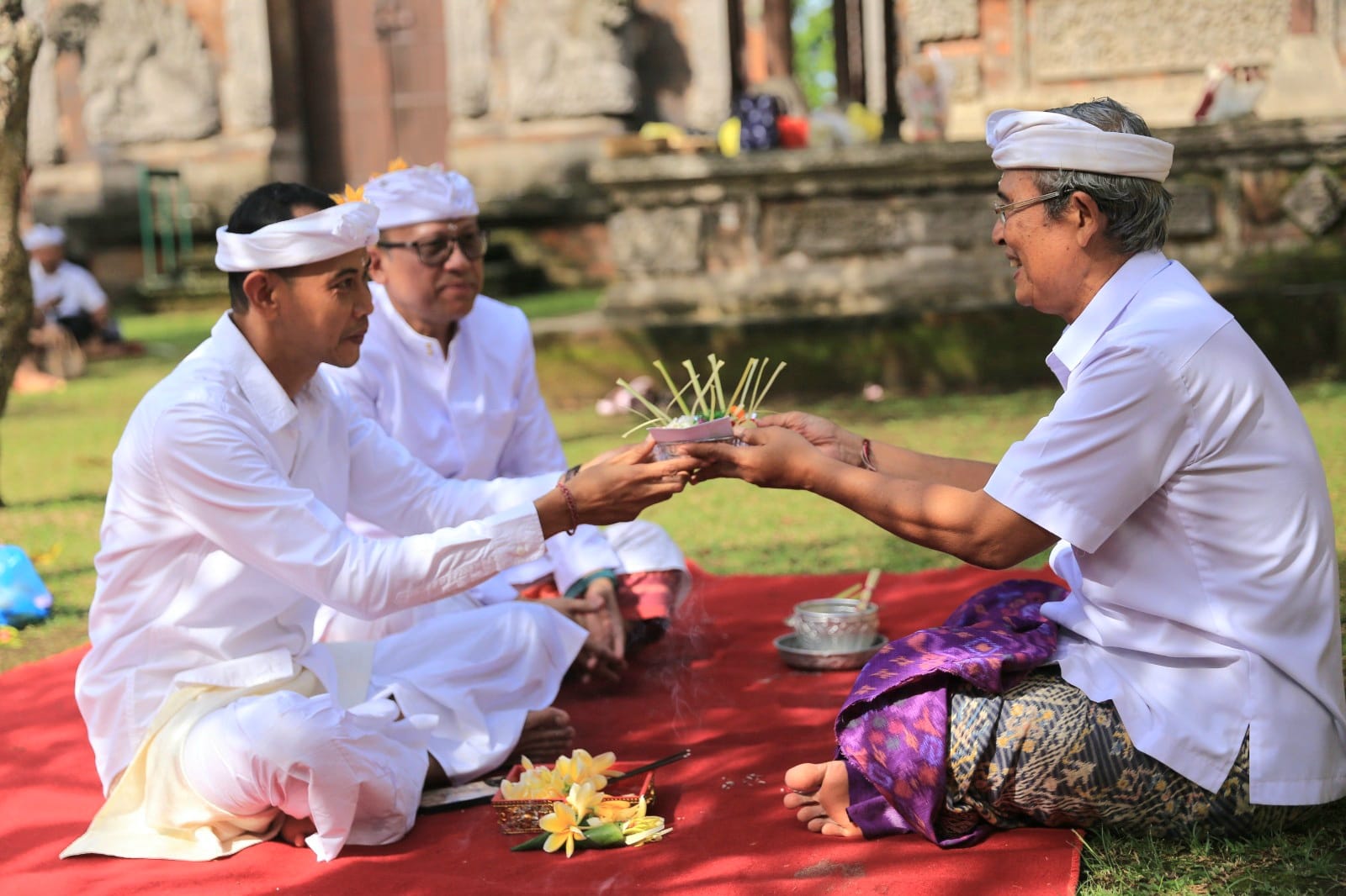 Wabup Klungkung Pimpin Sembahyang Bersama Sambut HUT ke-39 RSUD Klungkung