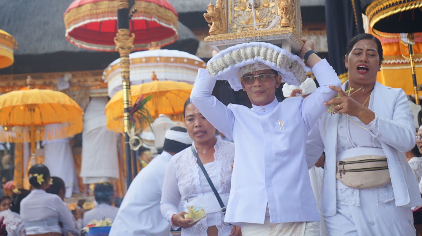 Puncak Karya Ida Bhatara Turun Kabeh
