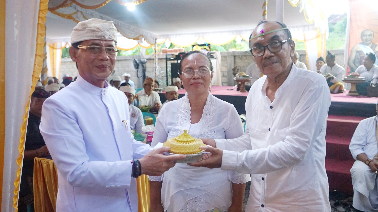 Bupati Klungkung, I Made Satria Hadiri Upacara Apodlaga/Dwijati di Pesraman Giri Winangun