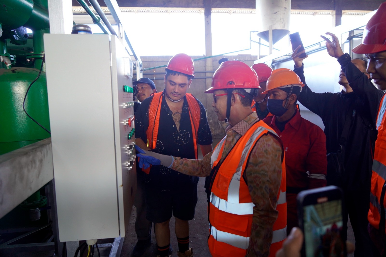 Gandeng Investor dan UNESCO, Pemkab Klungkung Uji Coba Resmi Mesin Pirolisis di TOSS Center