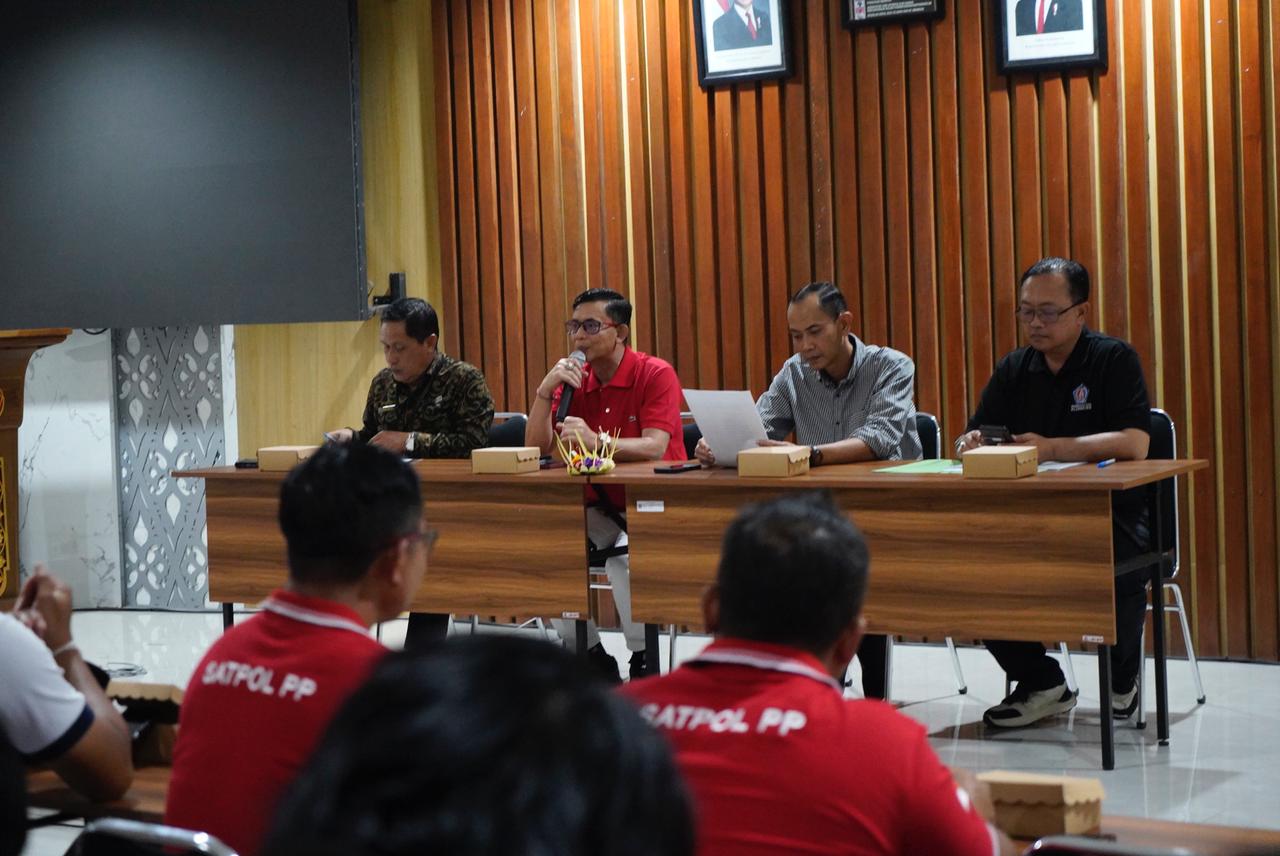 Kabel Fiber Optik Semrawut dan Melanggar Tata Ruang, Bupati Satria Tegaskan Provider Yang Nakal