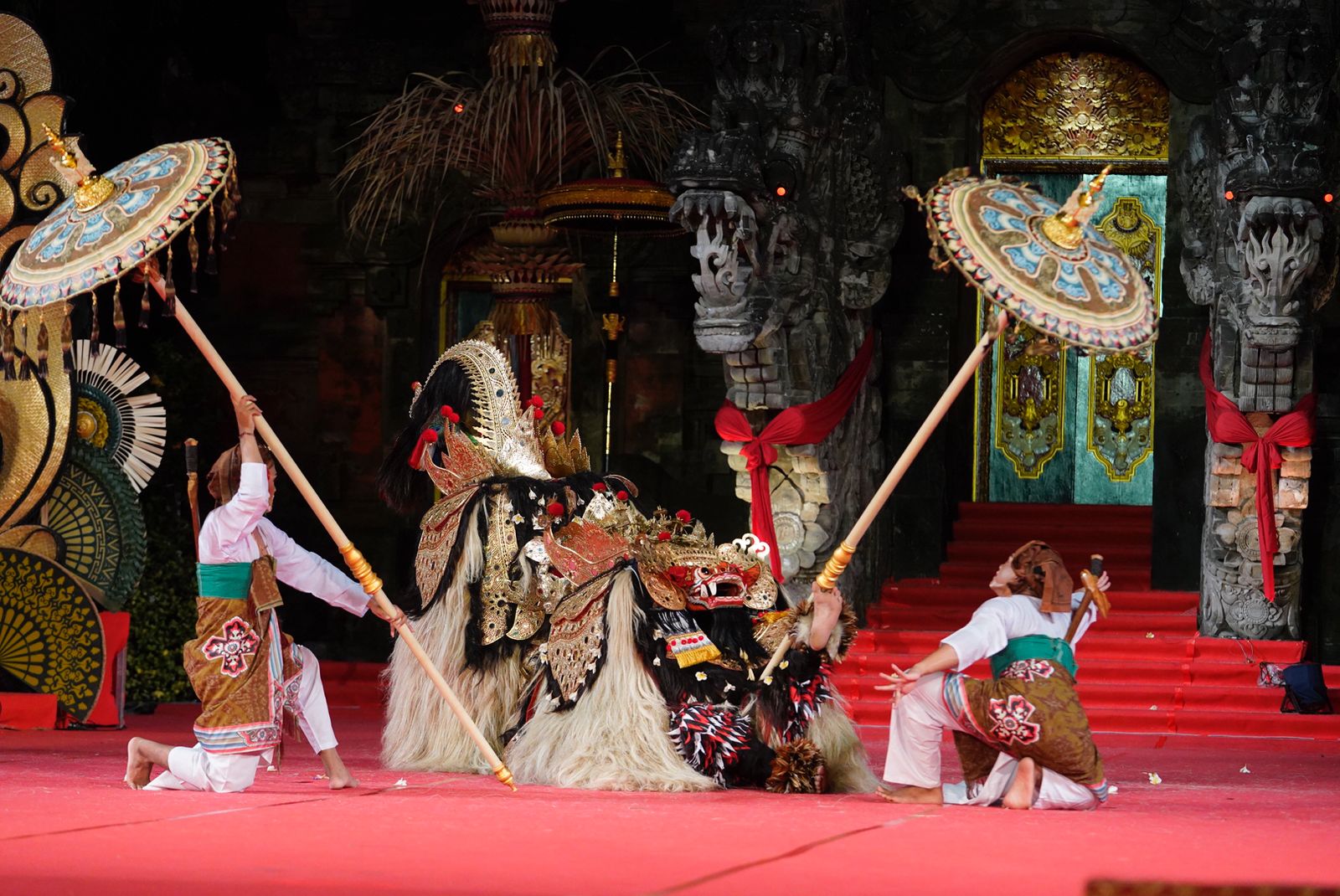 Gemuruh Tepuk Tangan, Penampilan Barong Ket Duta Klungkung Hipnotis Ribuan Penonton di Ardha Candra