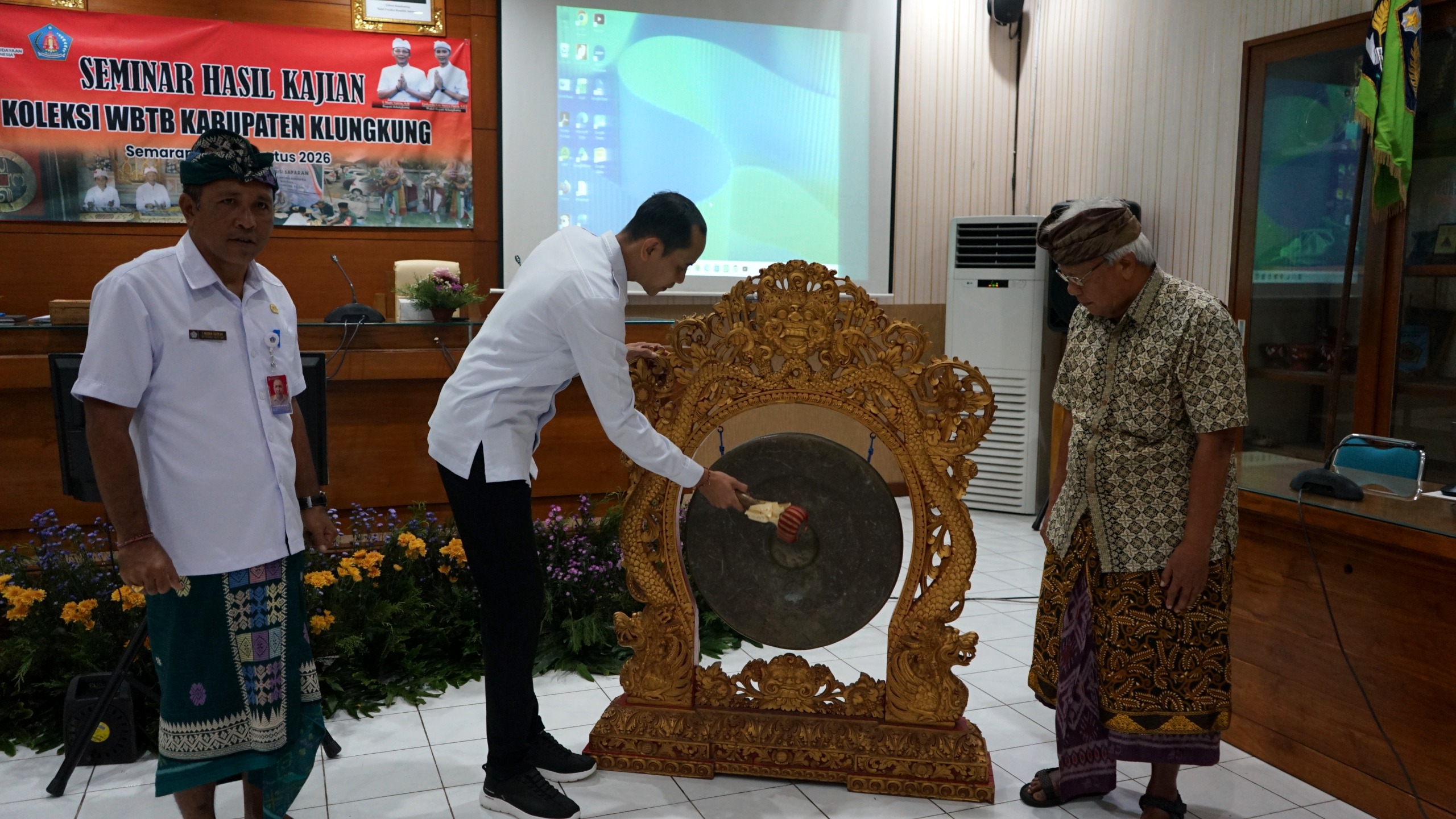 Wabup Tjok Surya Buka Seminar Warisan Budaya Tak Benda (WBTB) Kabupaten Klungkung 2026